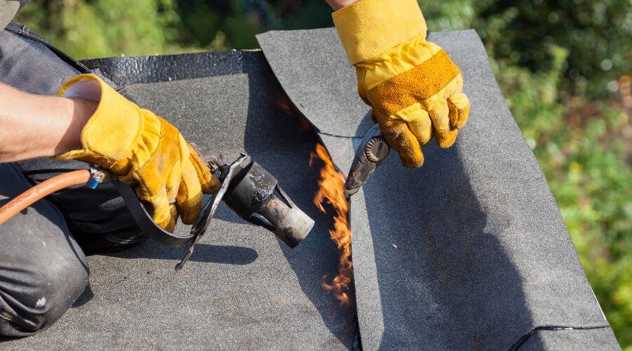 Expert Emergency Roof Repairs services in Mendon, IL